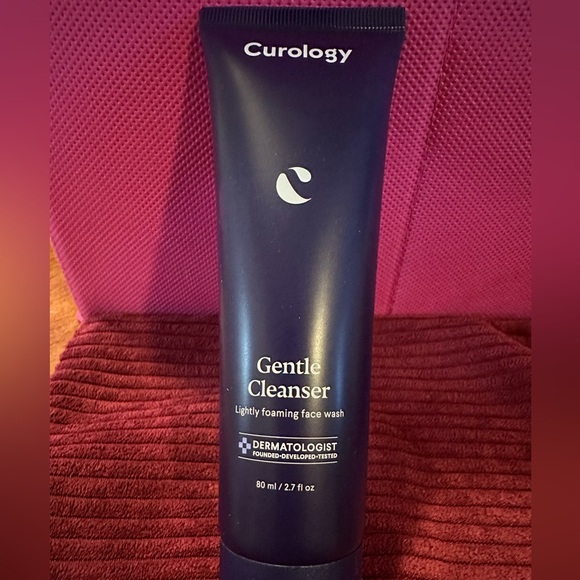 NEW Curology The Cleanser | Lightly Foaming Face Wash - Picture 3 of 3